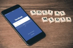 sociala media bild med telefon